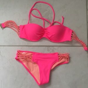 Victoria’s Secret bikini